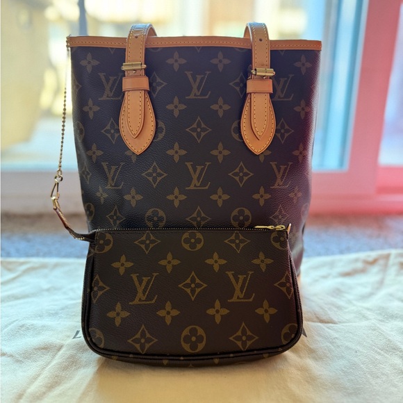 Louis Vuitton Petit Bucket 23 with Pochette Pouch - Picture 1 of 15